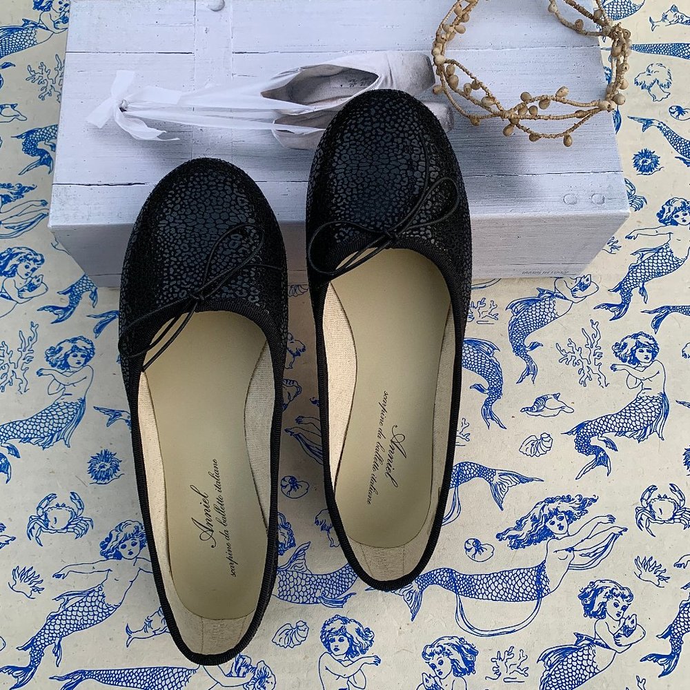 Anniel Italian Nero shimmering elegant black ballet flats